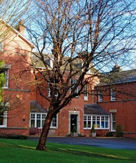 Bishopstrow Сollege