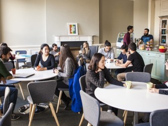 Ireland International Study Institute_Parnell-Cafe-1-min