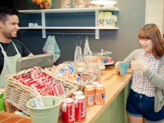 Ireland International Study Institute_students-cafe-min