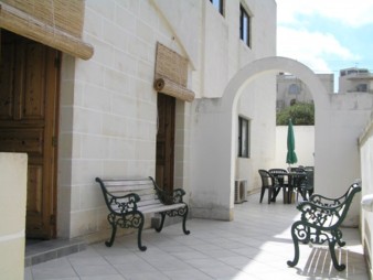 Gateway School of English-min
